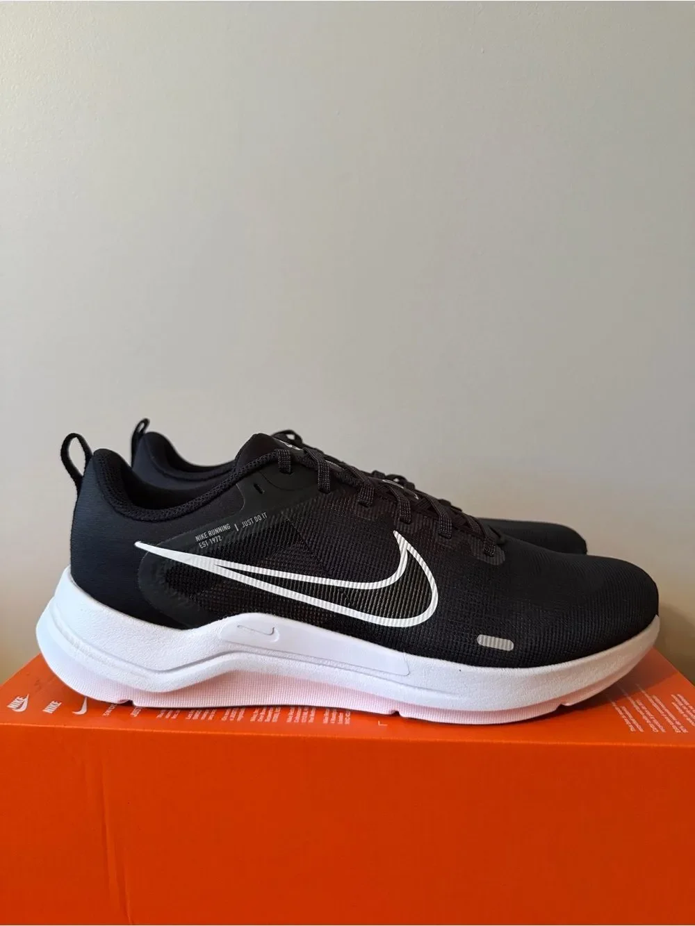 Nike Downshifter 12 Black White DD9293-001 Men’s Size 10.5